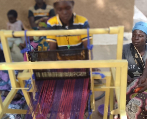 viele Frauen haben im Buamtandi-Projekt Arbeit gefunden